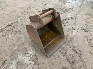 te koop graafbak minigraver