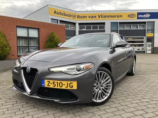 Alfa Romeo Giulia 2.0 T TI Lusso Q4 | Apple Car Play | Harman Kardon Audio |
