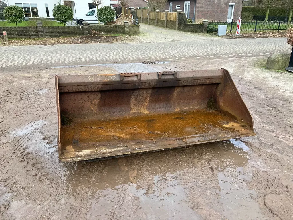 te koop bobcat schranklader schepbak