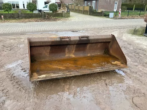 te koop bobcat schranklader schepbak