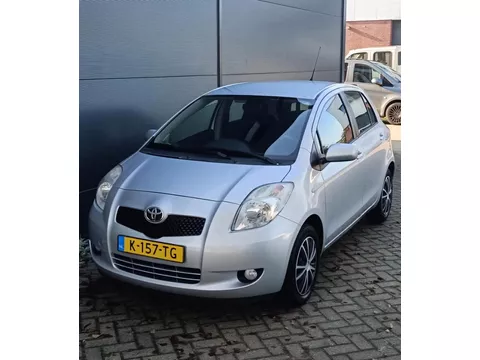 Toyota Yaris 1.0 VVTi Idols Topstaat Airco Toyota Yaris 1.0 VVTi Idols Topstaat Airco