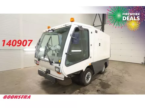 TENNANT HMF 426 Veegmachine