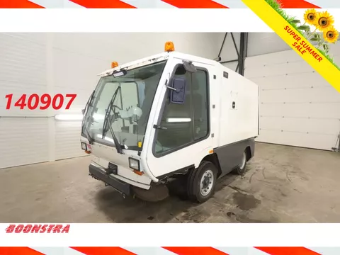 TENNANT HMF 426 Veegmachine