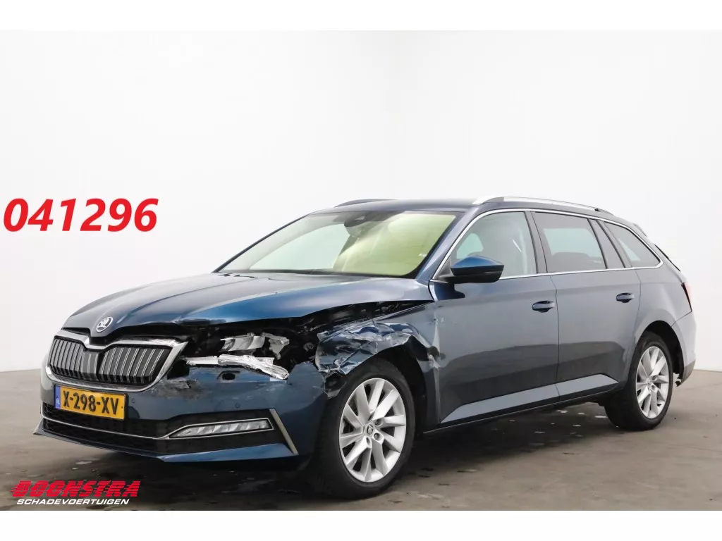 &Scaron;koda Superb Combi 1.4 TSI iV Business Edition Plus LED ACC Memory Leder 30.318 km!