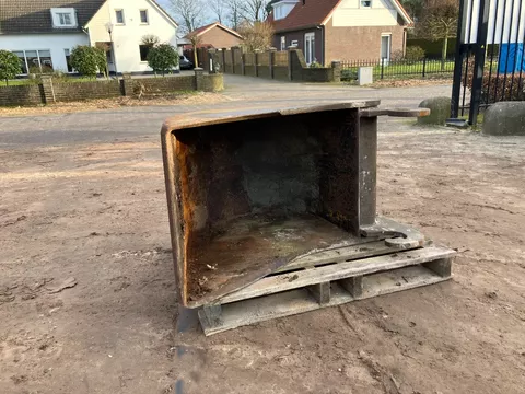 te koop cw30 bananenbak/dieplepel