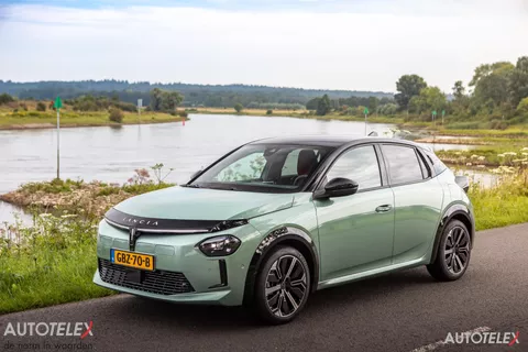 Lancia Ypsilon Edizione Cassina Limitata 51 kWh
