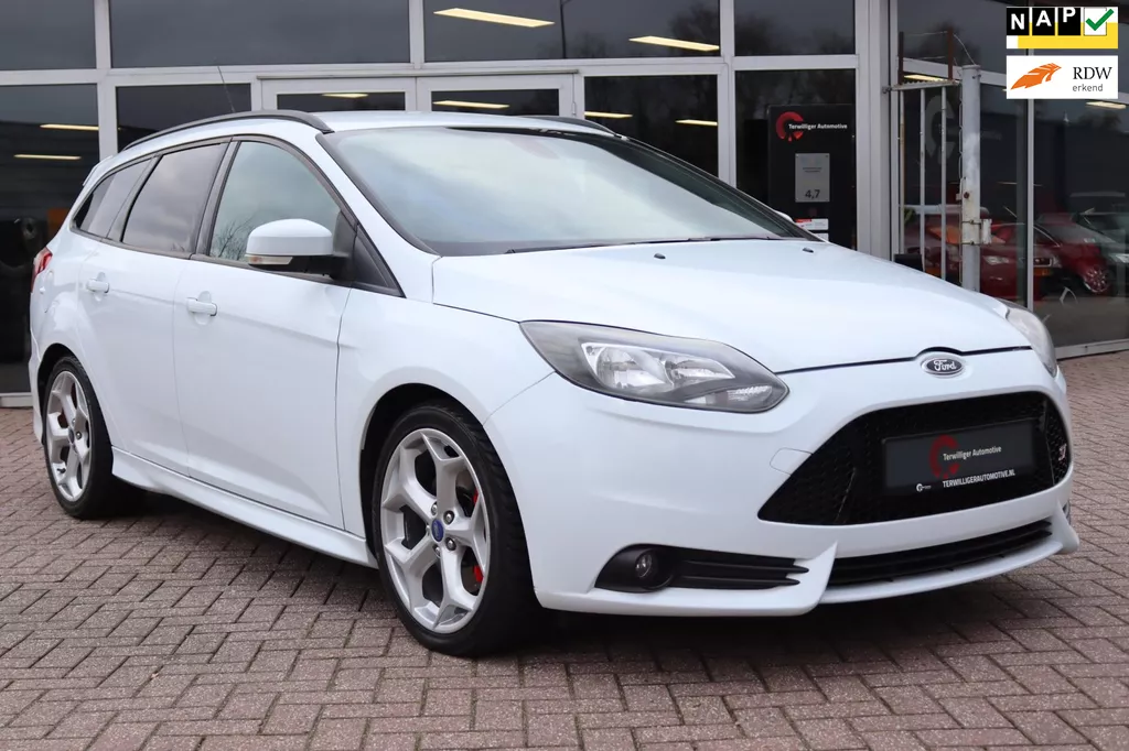 Ford Focus 2.0 EcoBoost ST-2 | RECARO | CRUISE | ONDERHOUDSHISTORIE | 1e EIGENAAR
