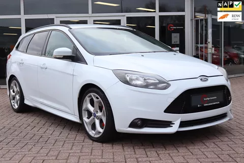 Ford Focus 2.0 EcoBoost ST-2 | RECARO | CRUISE | ONDERHOUDSHISTORIE | 1e EIGENAAR Ford Focus 2.0 EcoBoost ST-2 | RECARO | CRUISE | ONDERHOUDSHISTORIE | 1e EIGENAAR