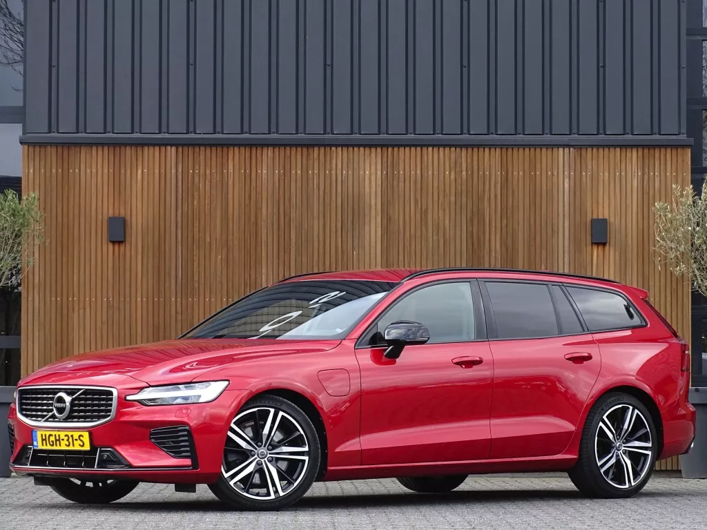 Volvo V60 T8 390PK Twin Engine / AWD / R Design / LED