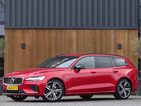 Volvo V60 T8 390PK Twin Engine / AWD / R Design / LED