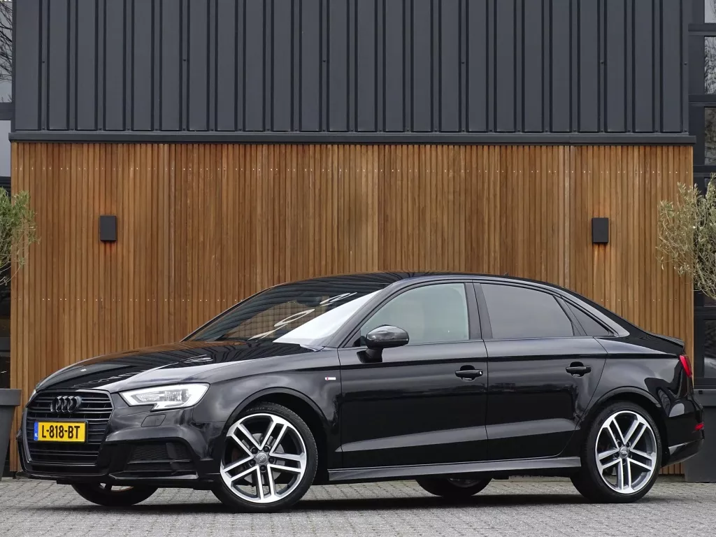 Audi A3 Limousine TFSI 116PK DSG-automaat / S-line / 2017 / LED