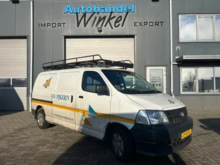 Toyota HiAce 2.5 D-4D LWB Comfort