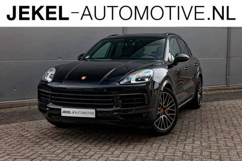 Porsche Cayenne 3.0 E-Hybrid Luchtvering, Panoramadak, 21&quot; LM velgen, enz