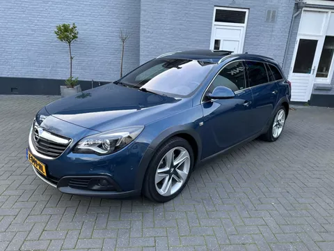 Opel Insignia Sports Tourer 2.0 T | 4x4 | PANO | LEER | CAMERA | BOMVOL | Opel Insignia Sports Tourer 2.0 T | 4x4 | PANO | LEER | CAMERA | BOMVOL |