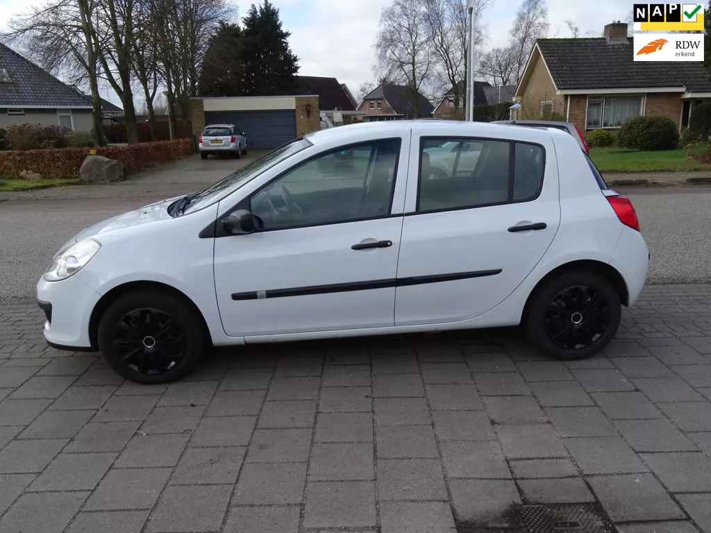 Renault Clio 1.2-16V Authentique