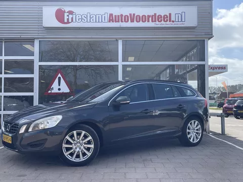 Volvo V60 1.6 T4 Momentum /Automaat/Cruise/Climate/Navi/Blis/Onderhoudsboekje/