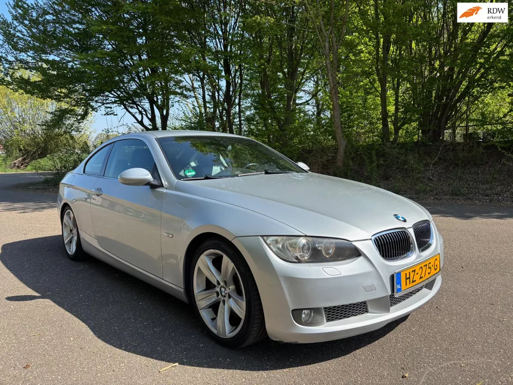 BMW 3-serie Coup&eacute; 335i Coupe High Executive | Aut.| Ond. historie | APK 01-2026
