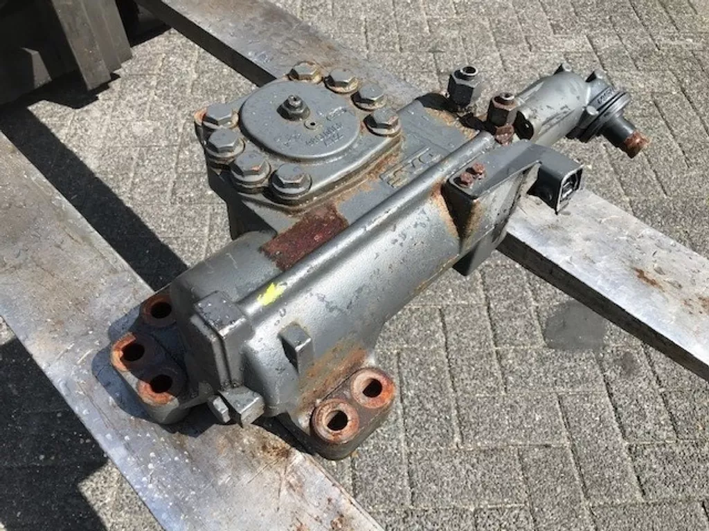 DAF 1860622 / 2405464 STEERING BOX THP90 (MORE PIECES IN STOCK)