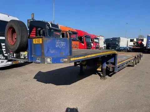 Stokota EKW,630 CM UITSCHUIFBAAR,6 TWISTLOCKS,RONGGATEN,SJOR OGEN,STUURAS,BPW ASSEN,LUCHTVERING