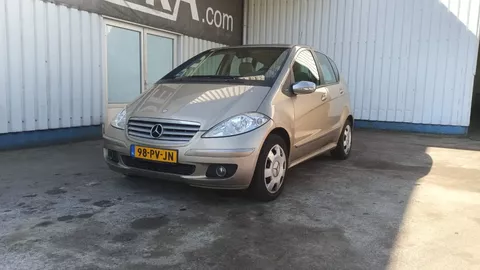 Mercedes-Benz A-Klasse 170 , Airco , leder , distrbute ketting maakt lawaai