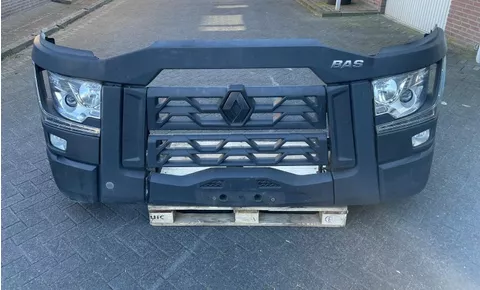 Renault 7482594230 / 7482282168 VOOR BUMPER COMPLEET