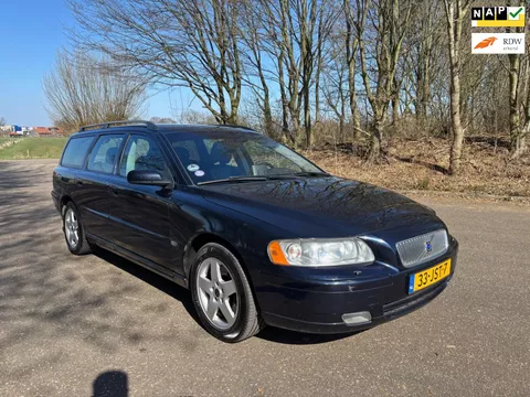 Volvo V70 2.4 Momentum | LPG | APK 08-2025