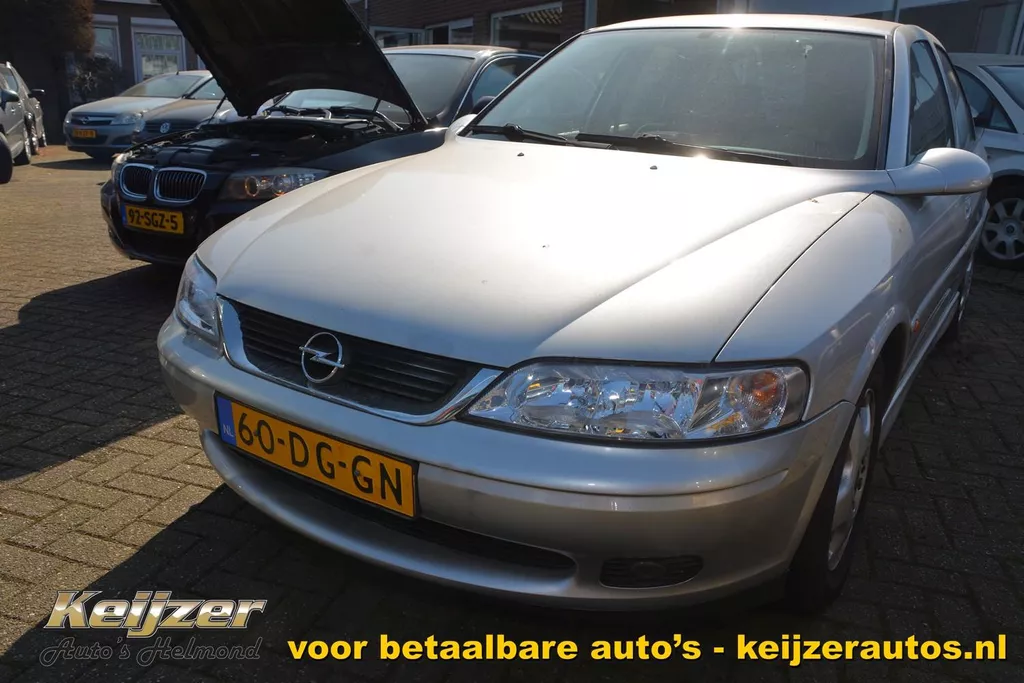 Opel Vectra 1.6-16V Diamond