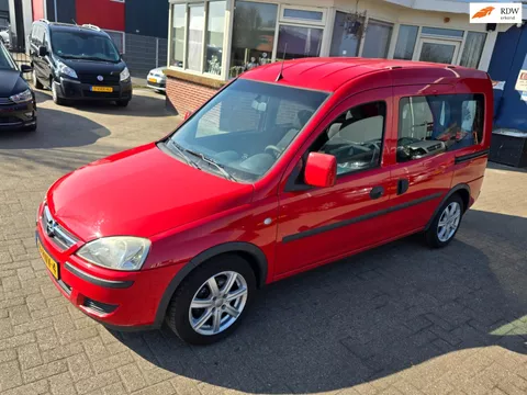 Opel Tour 1.4-16V Enjoy Opel Tour 1.4-16V Enjoy