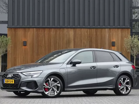 Audi A3 Sportback 45 TFSI e 245PK / 2021 / Competition / S-line / ACC / S-Edition