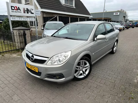Opel Vectra 1.8-16V Business