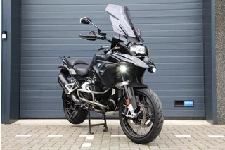 BMW R 1250 GS Triple Black Option 719 | Boss uitlaat | Bom en Bomvol! | Meer foto's volgen