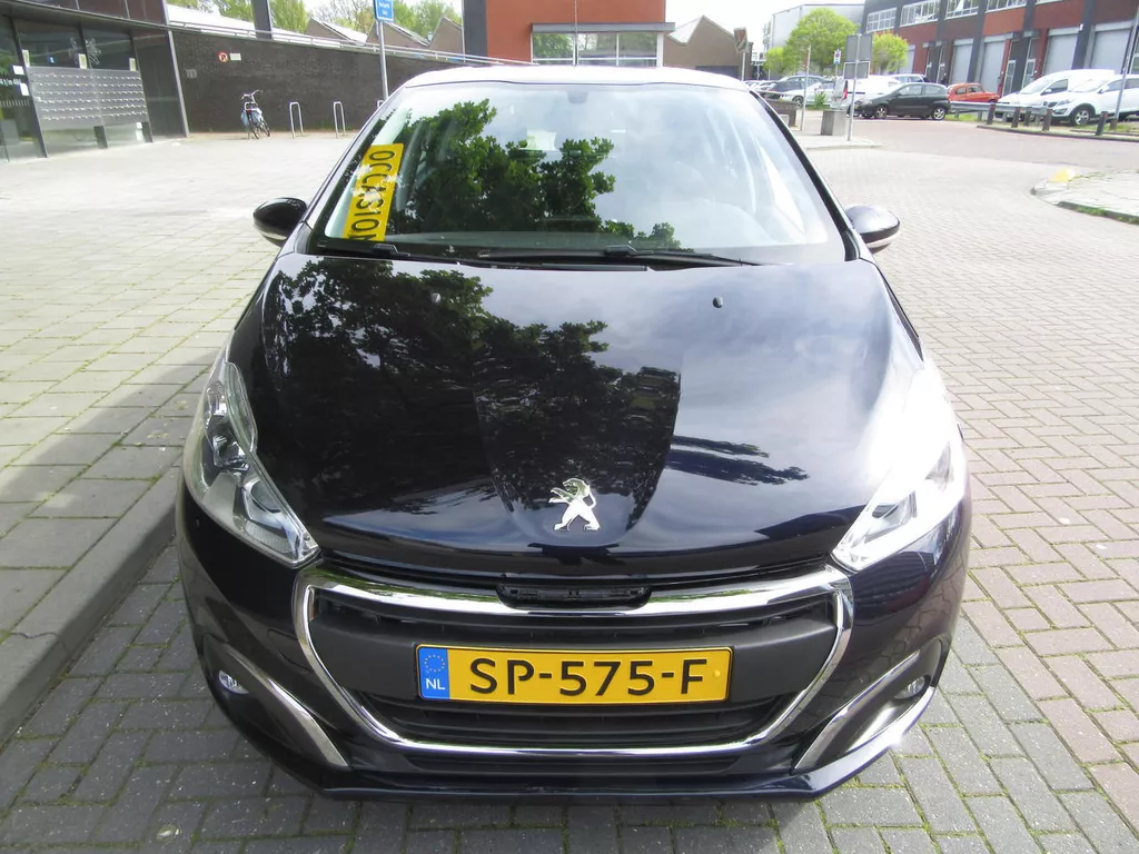 Peugeot 208 PURE TECH BLUE LION