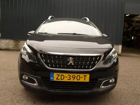 Peugeot 2008 1.2 PURETECH SIGNATURE