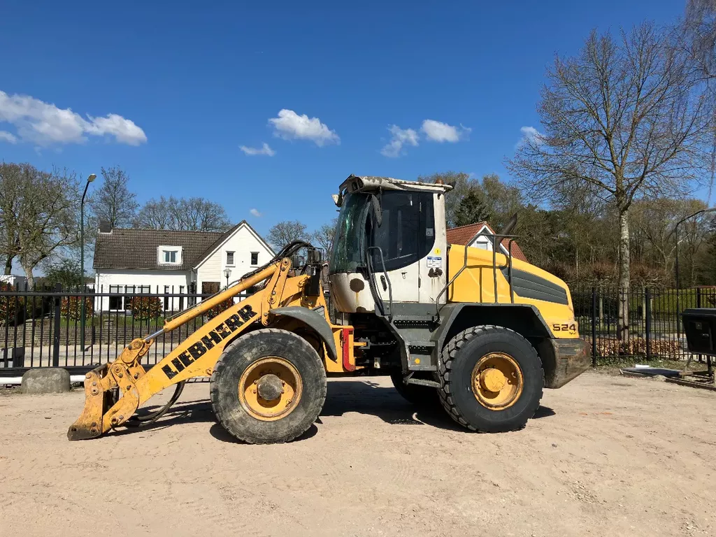 te koop liebherr L524 shovel/wiellader