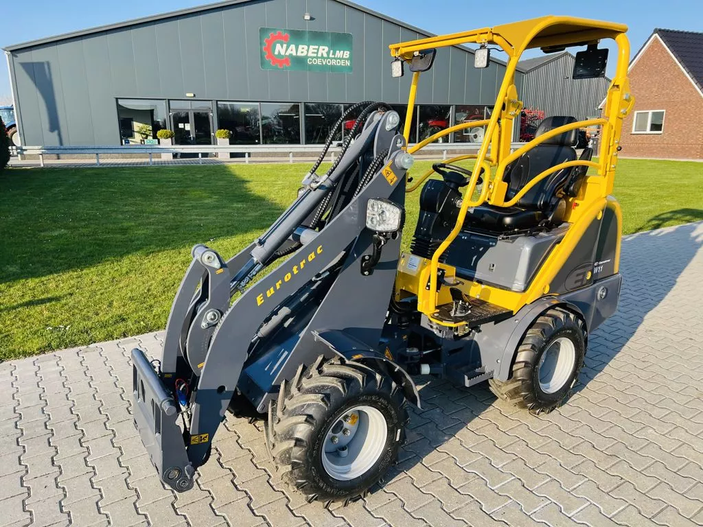 Eurotrac W11 Rops met bak