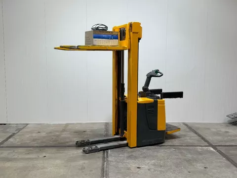 Jungheinrich ERC214 triplex Freelift Accu 2016