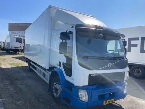 Volvo FE 250 FE 250pk/Taillift/Sleepcabine/Excellent condition