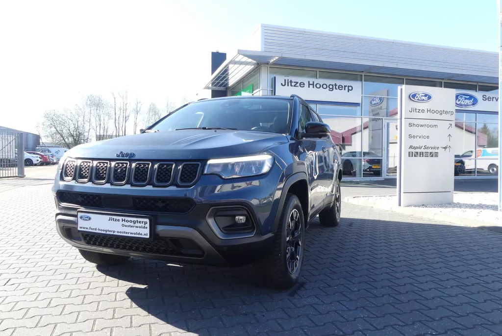 Jeep Compass 4xe 240 Plug-in Hybrid Electric Trailhawk ADAPT. CRUISE, CLIMA, APPLE CARPLAY, NAVI, PANO, KEYLESS, 30.718KM