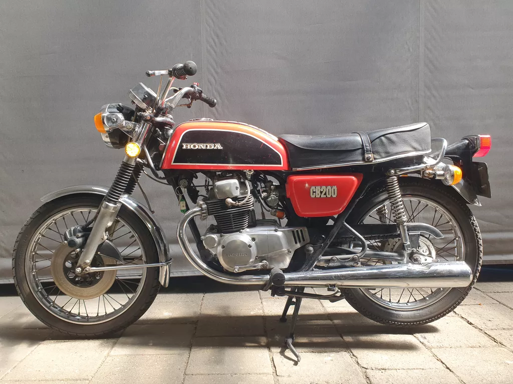 Honda CB 200