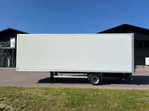 Bunk Be oplegger 5.5 TON met laadklep 1000 kg