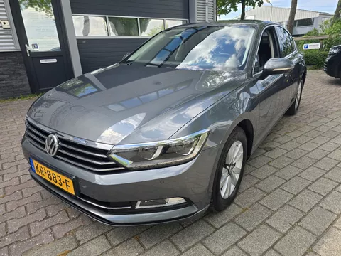 Volkswagen Passat 1.6 TDI Connected Series