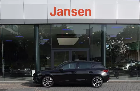 SEAT Leon 1.4 TSI eHybrid PHEV FR | Pano | CarPlay | Camera | ACC | 18" SEAT Leon 1.4 TSI eHybrid PHEV FR | Pano | CarPlay | Camera | ACC | 18"