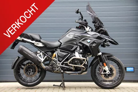 BMW R 1250 GS Triple Black Option 719 | Boss uitlaat | Bom en Bomvol! | Meer foto's volgen BMW R 1250 GS Triple Black Option 719 | Boss uitlaat | Bom en Bomvol! | Meer foto's volgen