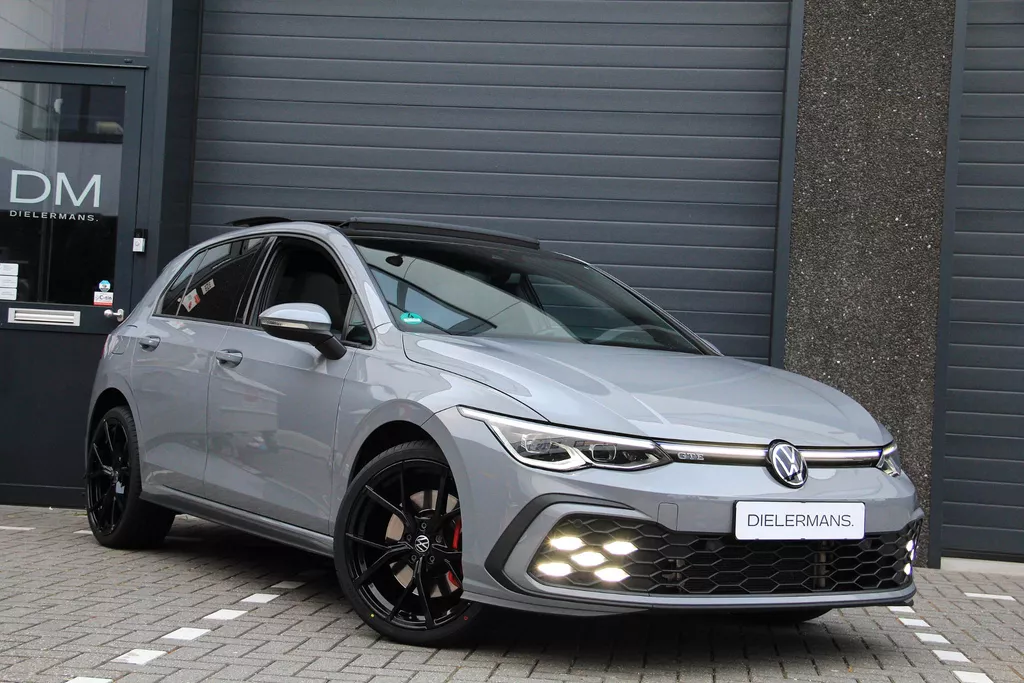 Volkswagen Golf 1.4 eHybrid GTE | Pano | IQ Lights | 19' Estoril | Vol | Liefhebbersauto