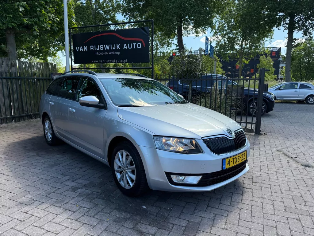 Skoda Octavia Combi 1.2 TSI Greentech Ambition Nav Nwe Distr Clima Odc Dealer Ond