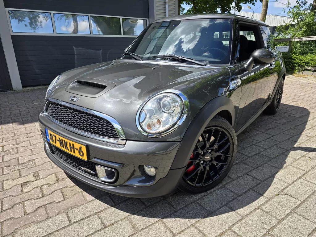 MINI Cooper JOHN WORKS 1.6 CHILI 211PK