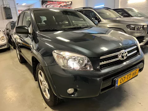 Toyota RAV4 2.2 D Executive Clima Leder