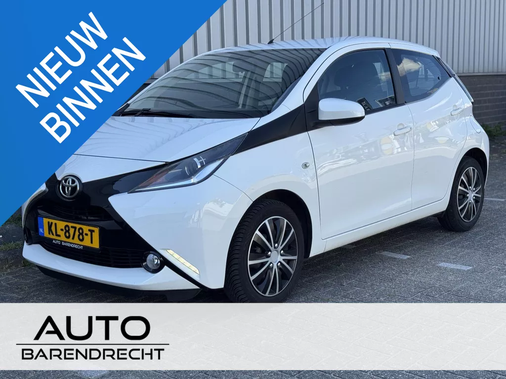 Toyota Aygo 1.0 VVT-i x-play AIRCO | CAMERA