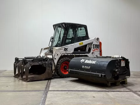 Bobcat S100 schranklader veegmachine pelikaanbak