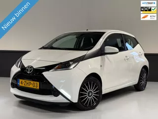 Toyota Aygo 1.0 VVT-i x-play Navi|Camera|Led!!